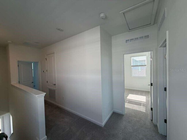 Building Photo - 7381 Ivy Tendril Ave