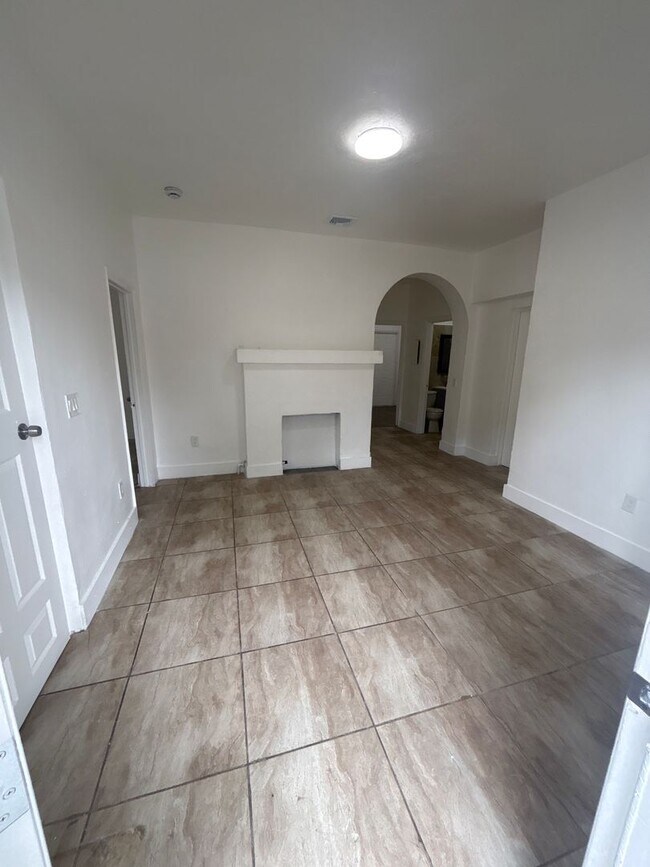 Building Photo - Apartment in the Heart of Little Havana!