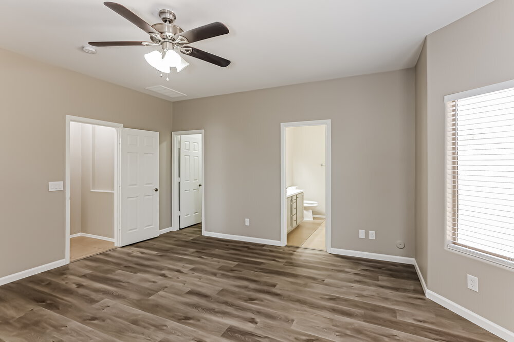 Building Photo - 12857 W Apodaca Dr