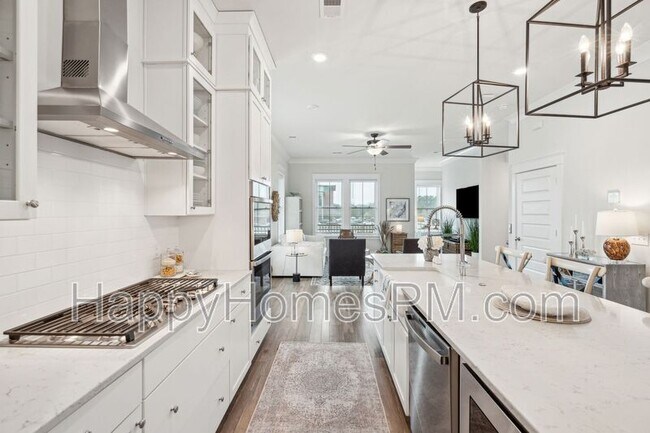 Building Photo - 1610 Florentia St