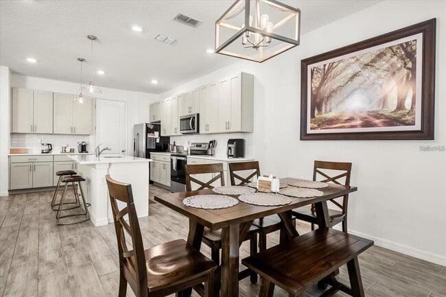 Building Photo - 2710 Bolzano Dr
