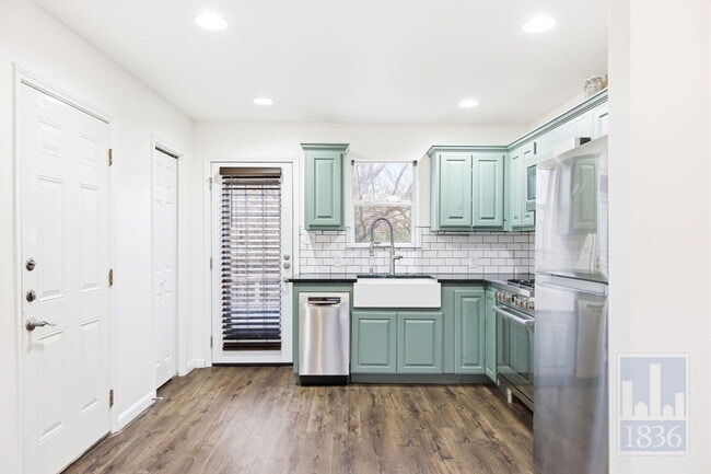 Building Photo - 2003 Tillery St