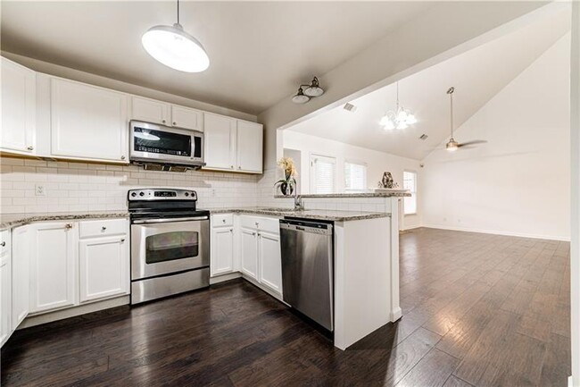 Building Photo - 5527 Bridge Pointe Dr