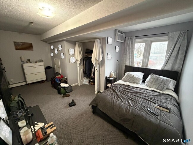 Building Photo - 678 Savin Ave