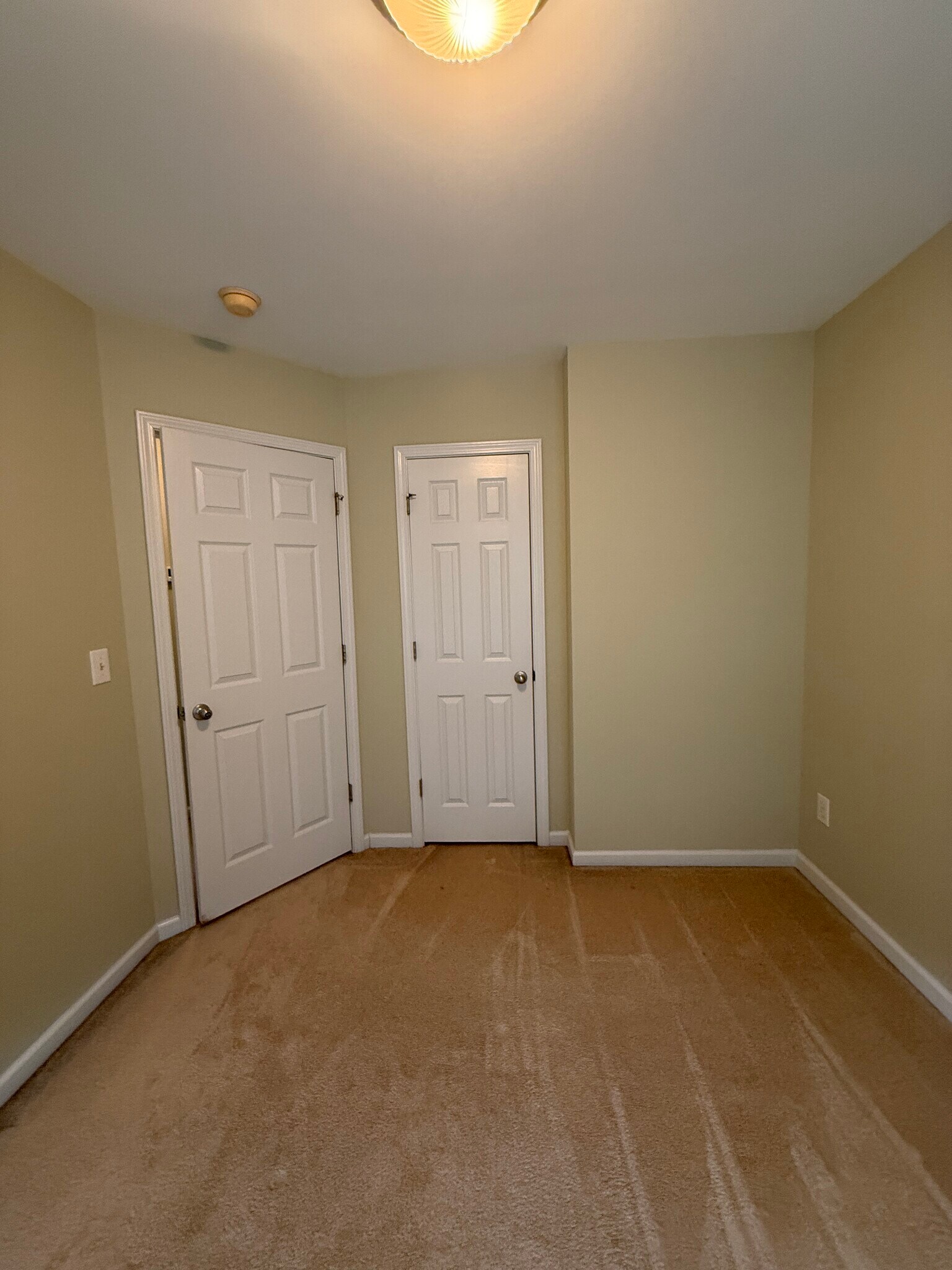 Building Photo - 9568 Kings Parade Blvd