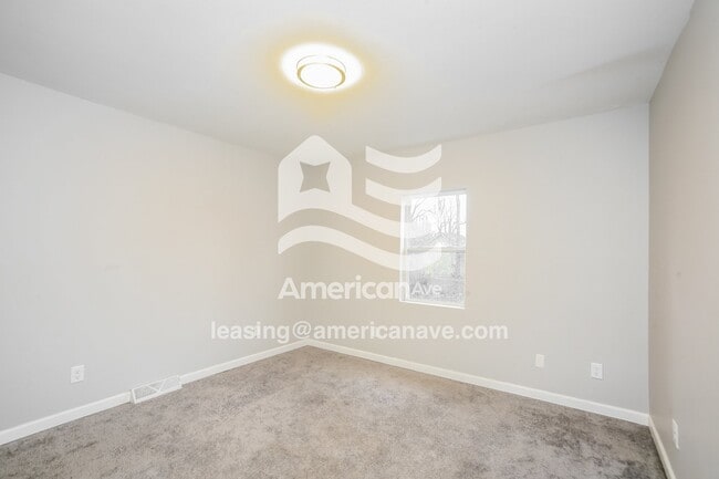 Building Photo - 3354 N Chester Ave
