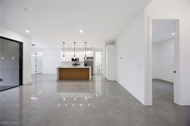 Building Photo - 2504 23rd St W