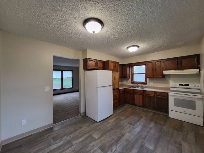 Primary Photo - Spacious 4 bedroom home!