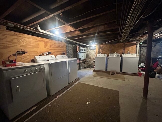 Building Photo - 6 Horton St