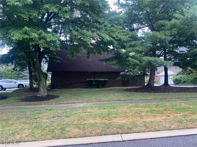 Building Photo - 2581 Shakespeare Ln