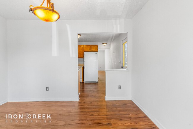 Building Photo - Charming 2-Bedroom Duplex in East Asheville