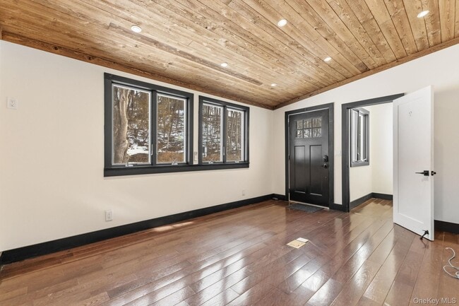 Building Photo - 1156 NY-35