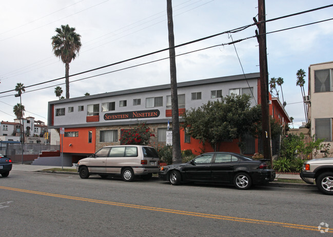 Building Photo - Hollywood-Wilton Apartments