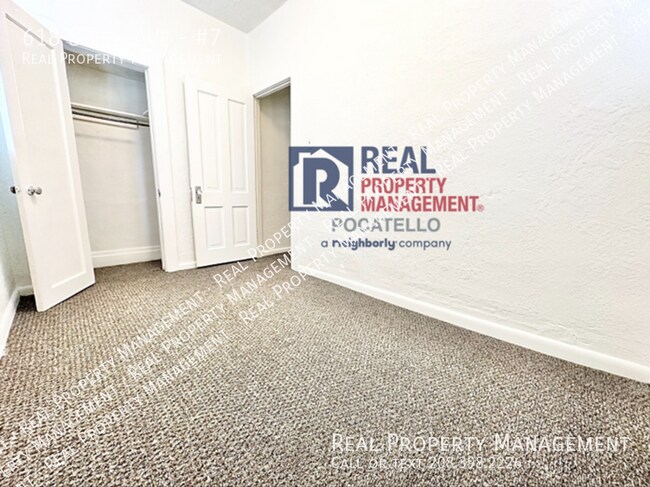 Building Photo - 618 S 4th Ave