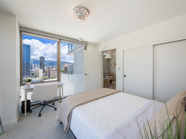 Building Photo - 1374 Kapi‘olani Blvd