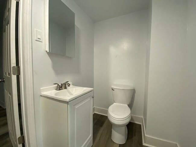 Building Photo - 124 S Chillicothe St