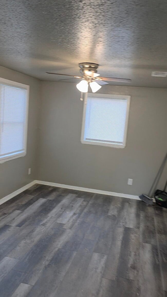 Building Photo - 505 Dorsey Ave