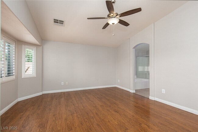 Building Photo - 6233 Double Oak St