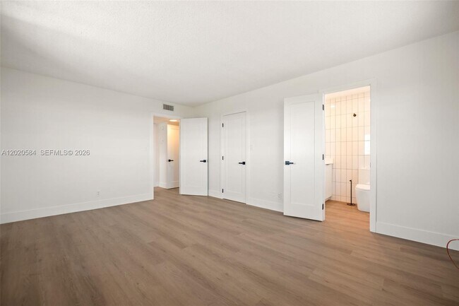 Building Photo - 8107 SW 72nd Ave