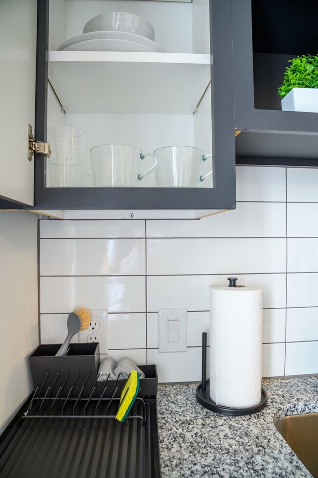 Building Photo - 714 Richmond Ave.