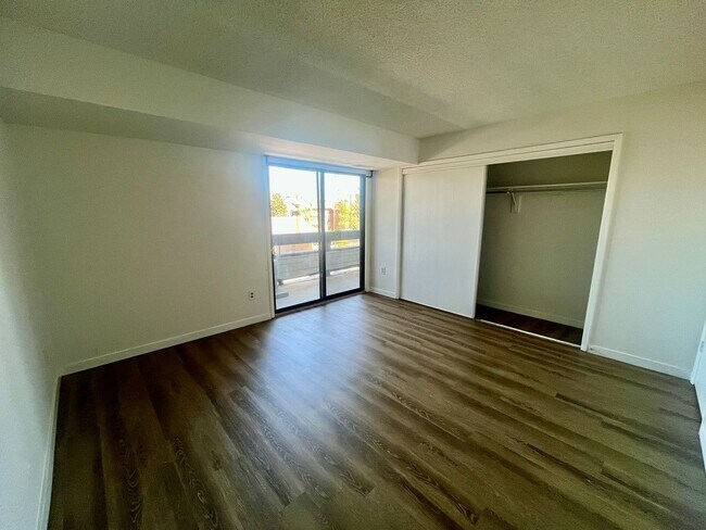 Building Photo - **$500 Move in Special**  Updated Spacious 1 bed/1 bath in Aurora