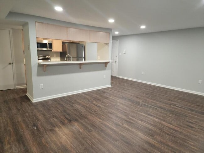 Building Photo - 9387 Horse Castle Ct