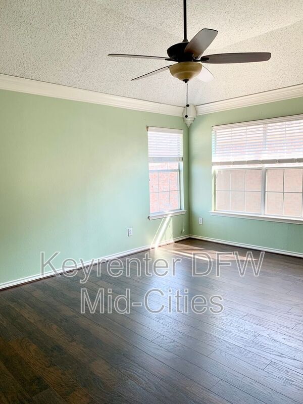Building Photo - 8702 Saddlehorn Dr