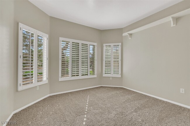 Building Photo - 495 Elm Crest Pl