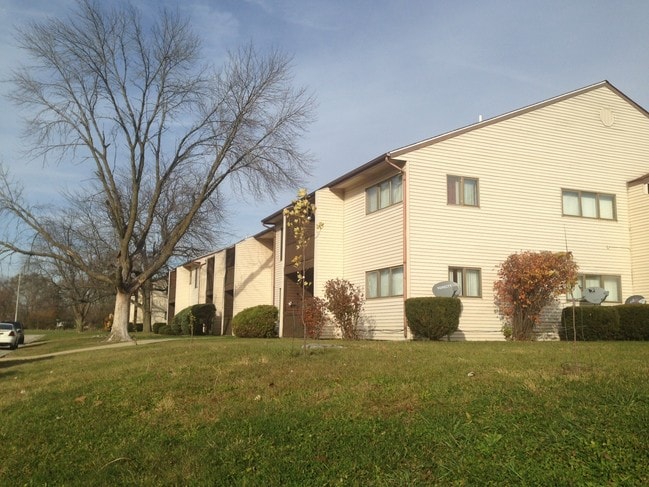 Building Photo - Royal Arms