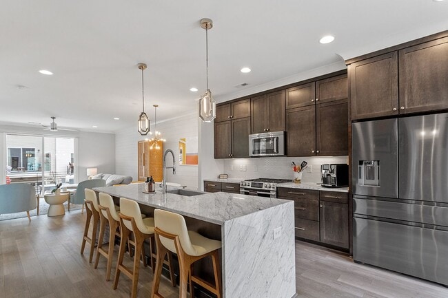 Building Photo - Stunning 3BD, 3.5BA Raleigh Townhome on a ...