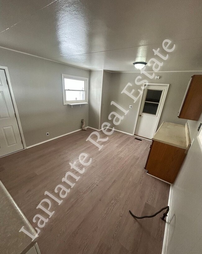Building Photo - Freshly Updated 3-Bedroom Home Near UT