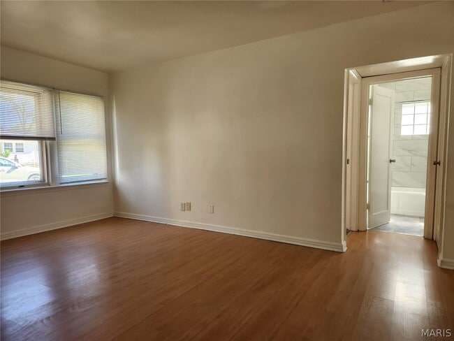 Building Photo - 132 Deane Ct