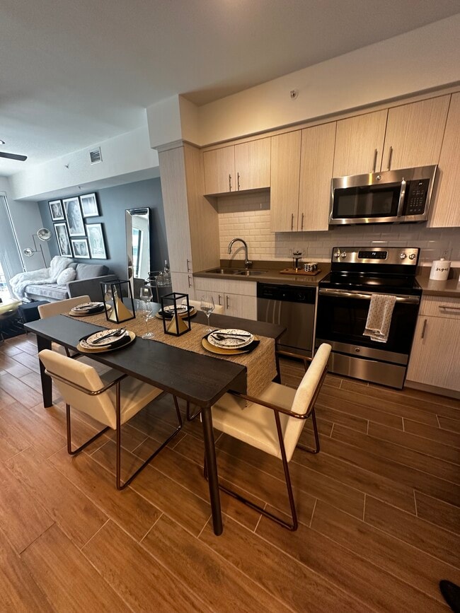 Building Photo - 2054 NE 162nd St