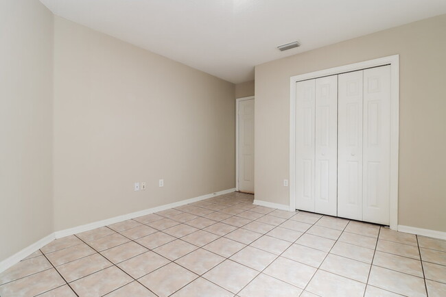 Building Photo - 2113 Cattleman Dr