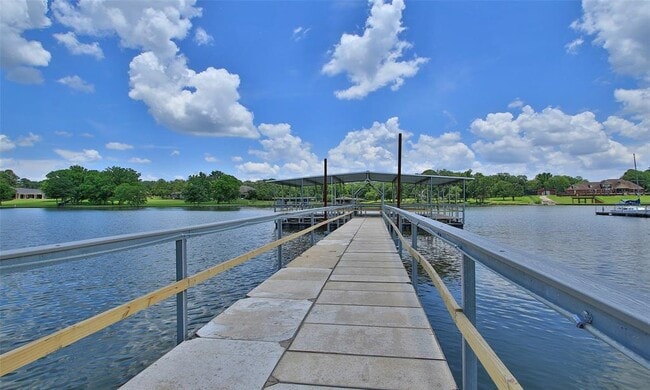 Building Photo - 6867 Stillwater Dr