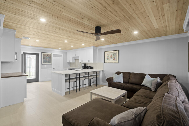 Building Photo - 2803 Duke Ln