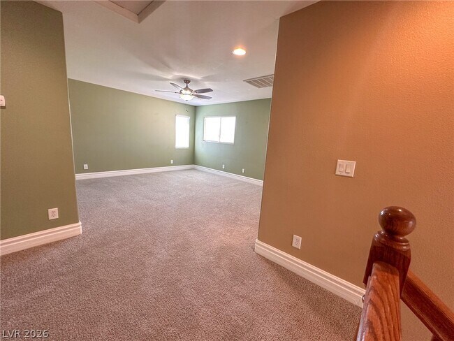 Building Photo - 142 Castle Course Ave