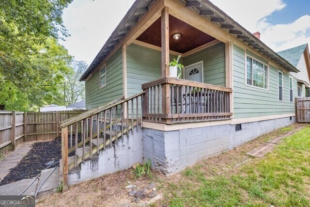 Building Photo - 42 Poplar St