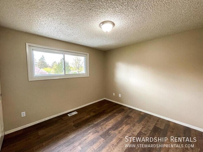 Building Photo - 3620 SE 36th Cir