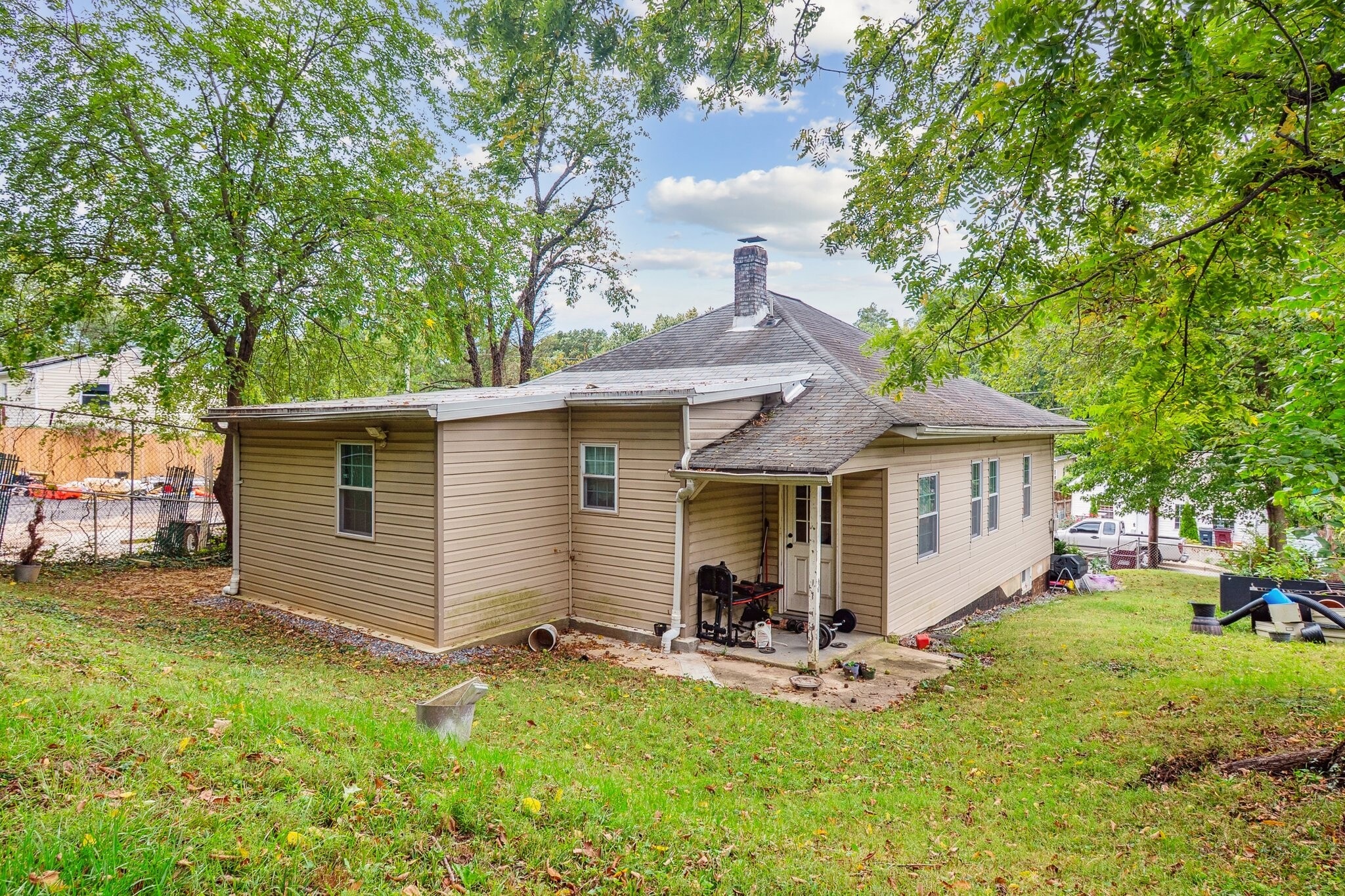 Building Photo - 608 Opus Ave