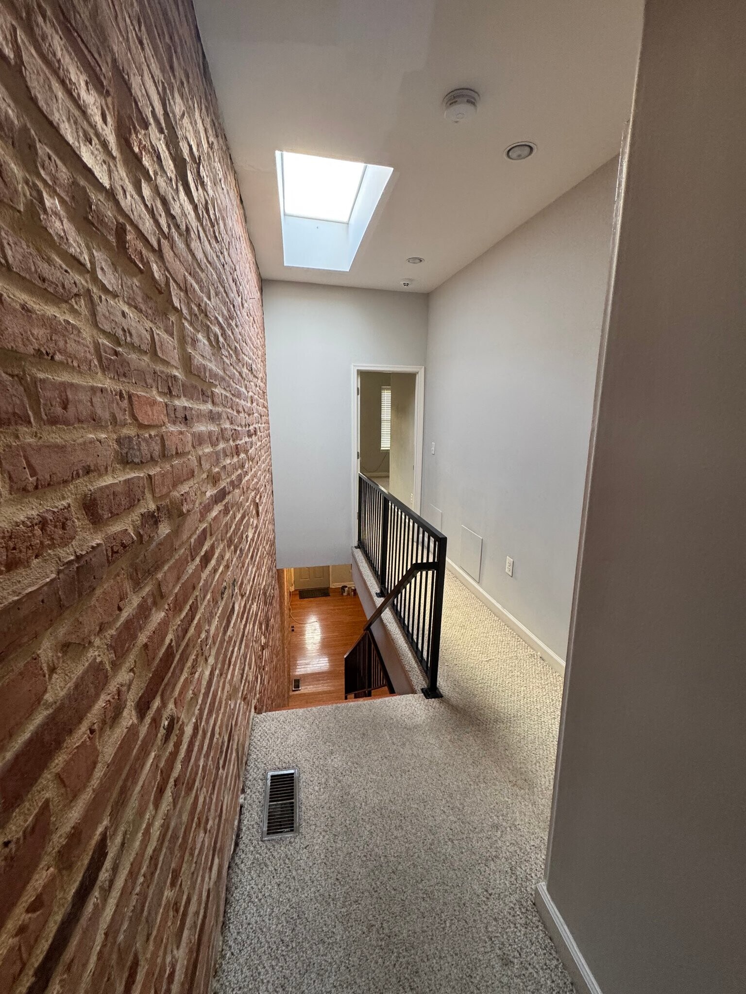 Building Photo - 11 N Streeper St