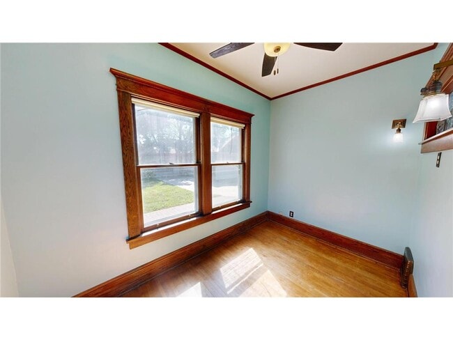 Building Photo - 216 Litchfield Ave SE