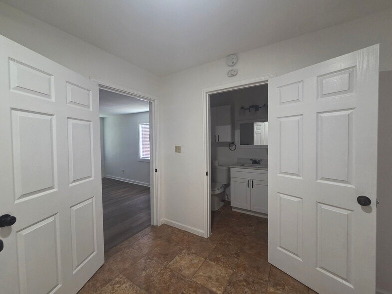Building Photo - 210 N San Jacinto St