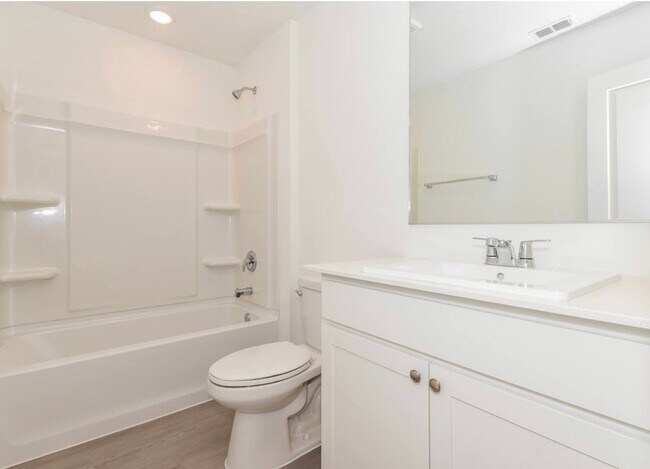 Building Photo - 1407 Merlin Blf St
