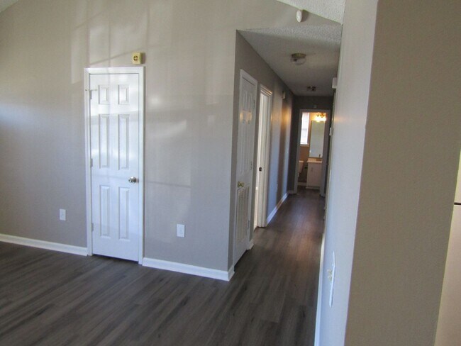 Building Photo - 1271 Windrow Dr