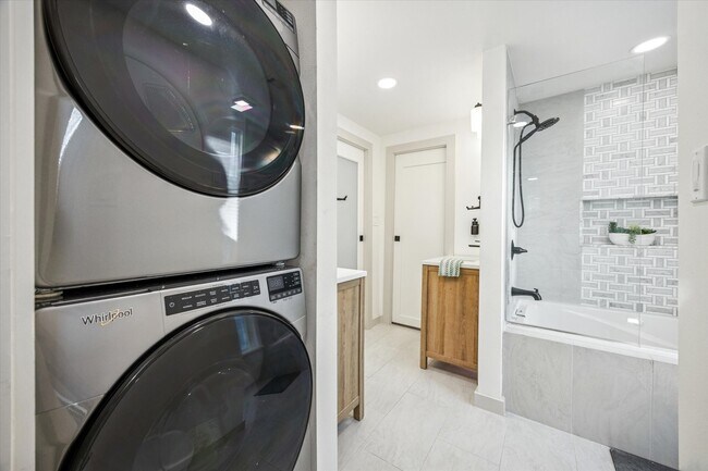 Building Photo - 4901 Prock Ln