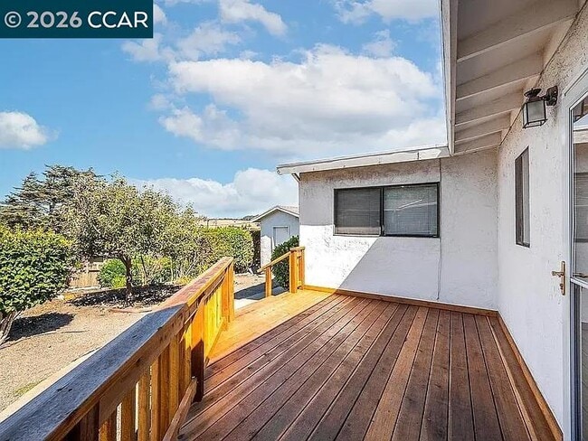 Building Photo - 3592 Hillcrest Rd