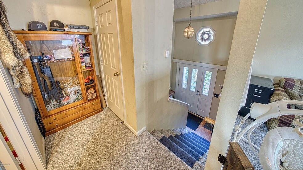 Building Photo - 300 E Laurel St