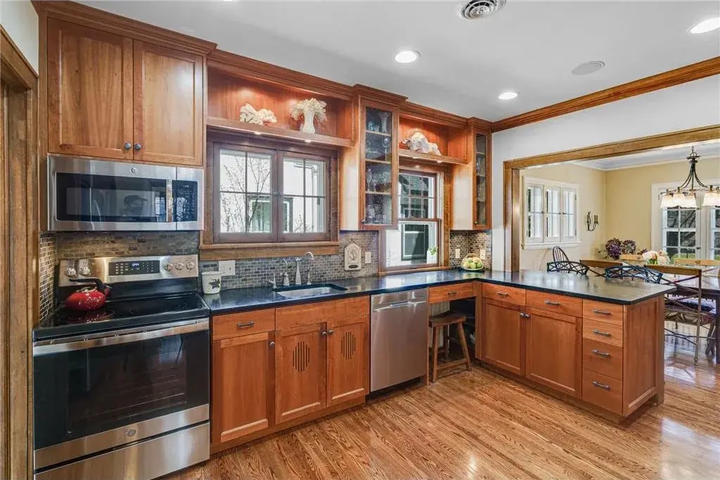 Building Photo - 5128 Sheridan Ave S