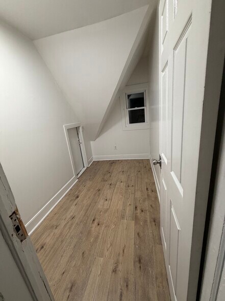 Building Photo - 575 Market St